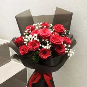 Elegant 14 Red Roses with Black